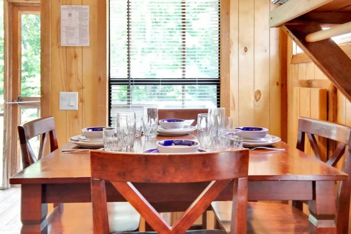 Charming Log Cabin In Блумингтон Экстерьер фото